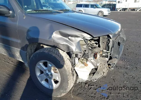 2005 Ford Escape Xlt из США, поврежденный, VIN 1FMYU031X5KB23114